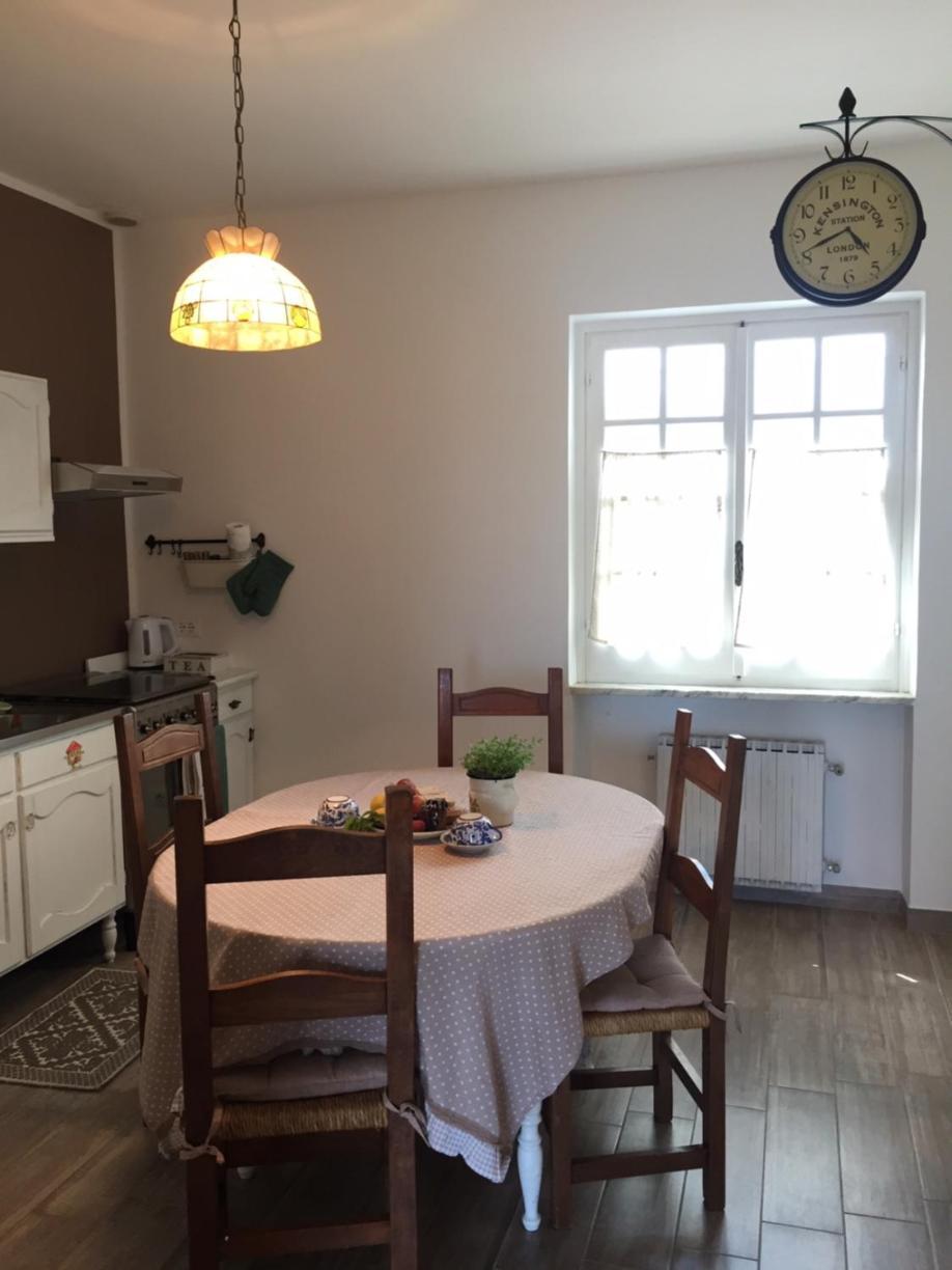 Alchimia House Apartment Cisano sul Neva Bagian luar foto